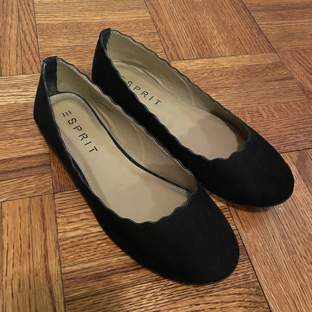 Black Scalloped Flats | Women’s Size 6
